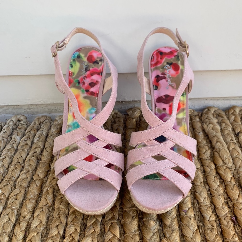 Qupid Pink Wedges